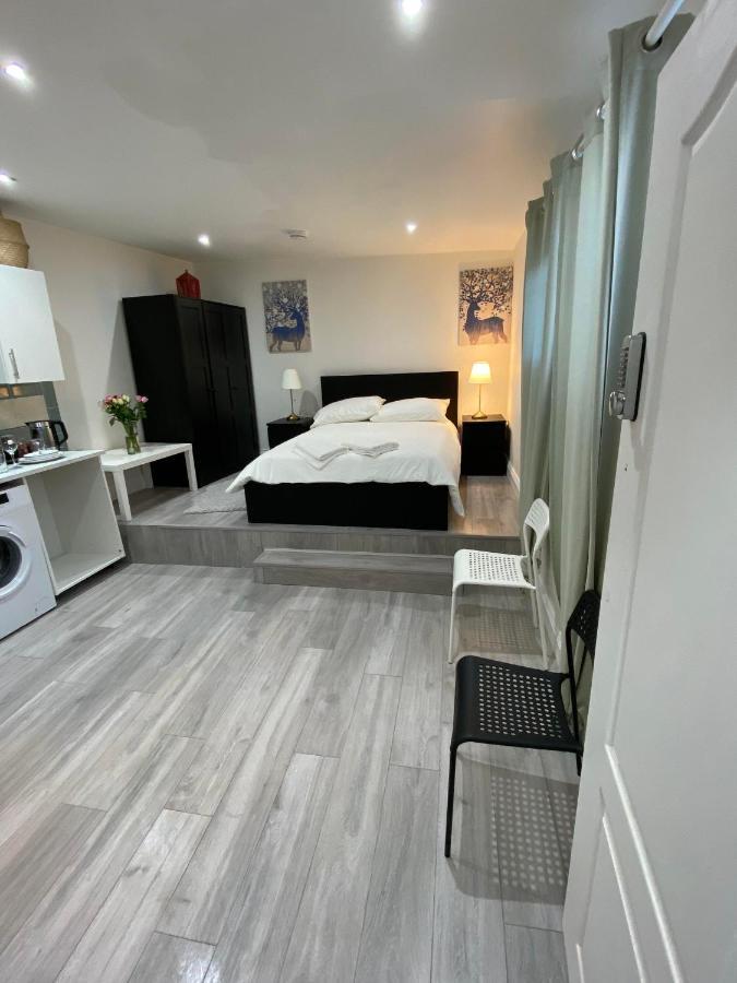 Charming Studio Apartment In London Luaran gambar
